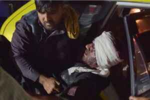 কাবুল বিমানবন্দরে আত্মঘাতী বিস্ফোরণ