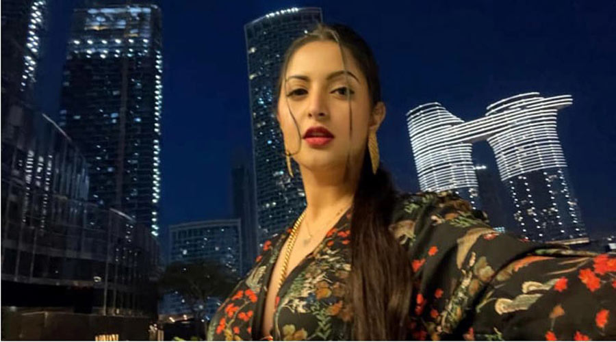 পরীমনি: গ্ৰাম থেকে রাজমহলে