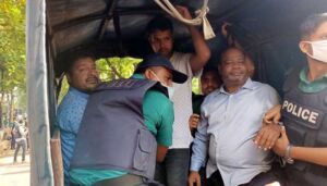 চট্টগ্রামে বিএনপির মিছিলে পুলিশের বাধা, সংঘর্ষ-লাঠিপেটা, আহত ১০
