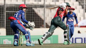 ক্যাচ মিসের মহড়া, জয় হাতছাড়া বাংলাদেশের