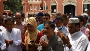 ২ কোটি টাকা ব্যয়ে দৃষ্টিনন্দন মসজিদ করে দিলেন নায়িকা রোজিনা