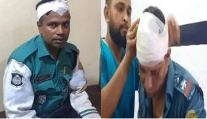 রাজধানীতে ট্রাফিক পুলিশের হামলা, আহত ৩
