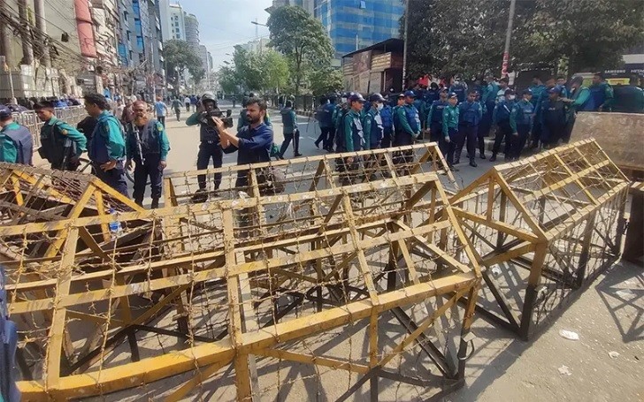 নয়াপল্টন অবরুদ্ধ, মির্জা ফখরুলকে কার্যালয়ে যেতে দেয়নি পুলিশ