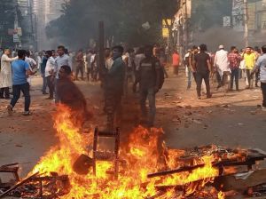 রাজধানীতে বিএনপির সঙ্গে পুলিশ ও আ.লীগের সংঘর্ষ, বিজিবি মোতায়েন