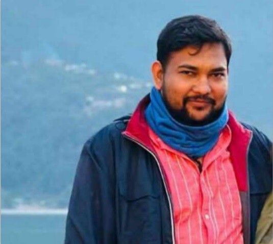 অস্ত্র উঁচিয়ে গুলি ছোড়া সেই যুবক সাবেক ছাত্রলীগ নেতা
