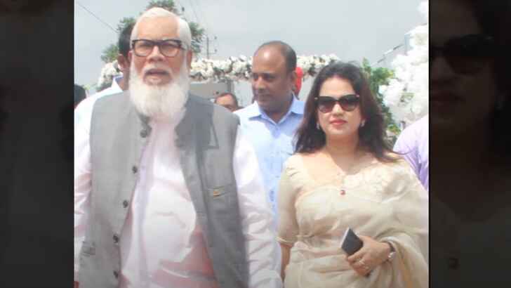 ব্যবসায়ীর সুন্দরী স্ত্রীকে যেভাবে ভাগিয়ে নেন সালমান এফ রহমান