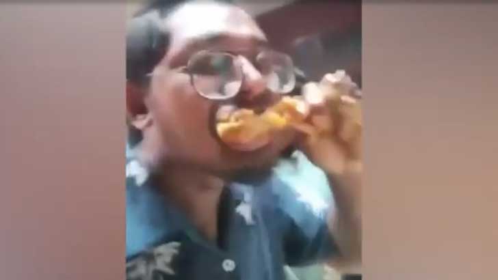 গণভবনে ঢুকে মানুষের বিজয় উল্লাস