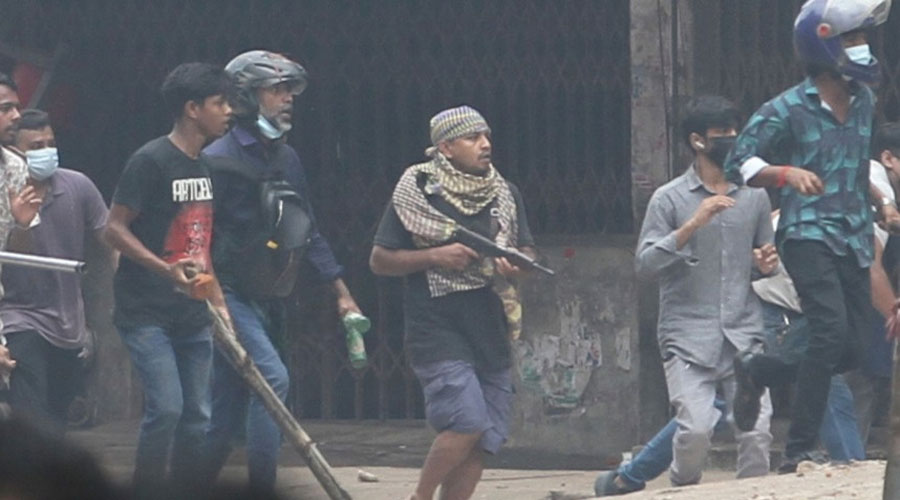 ১২৬ অস্ত্রধারী শনাক্ত, বড় অংশই ধরাছোঁয়ার বাইরে