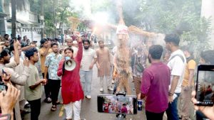 জাতীয় পার্টির কেন্দ্রীয় কার্যালয়ে হামলা, আগুন