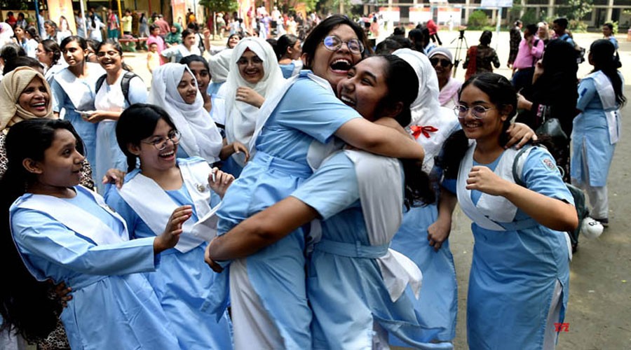 পাসের হার ও জিপিএ-৫ দুটোই কমেছে