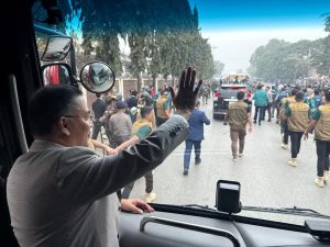 বিমানবন্দর থেকে সংবর্ধনা অনুষ্ঠানের উদ্দেশে তারেক রহমান