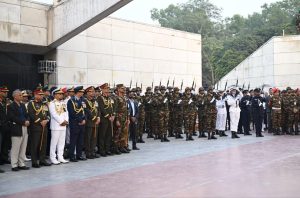 একটি কফিনের পাশে পুরো বাংলাদেশ