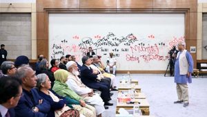 জুলাই গণঅভ্যুত্থান স্মৃতি জাদুঘর ঘুরে দেখলেন প্রধান উপদেষ্টা