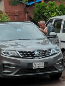 চট্টগ্রামের বিএনপি নেতা মঞ্জুর ৪৩ লাখ টাকার বিলাসবহুল গাড়ি